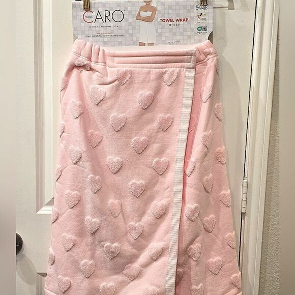 Caro Home Heart Embossed Towel Wrap - Picture 2 of 5